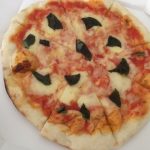 夏休みのお昼ご飯 お惣菜も飽きたとき半額ピザはどうでしょう?カプリチョーザ
