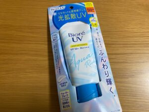 【美容】ビオレUVアクアリッチライトアップエッセンス（SPF50日焼け止め）