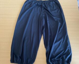 【イオン】裾が床につかないようにするペチコート