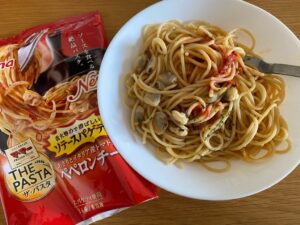 【冷凍食品】ザ・パスタペペロンチーニとバター醤油風味