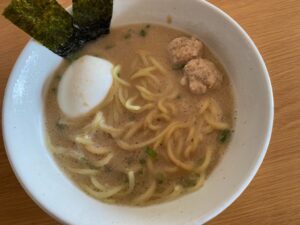 【冷凍食品】鶏白湯ラーメンごくり